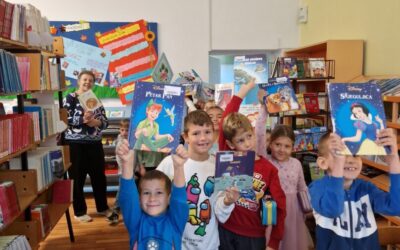 Prvašići u školskoj knjižnici