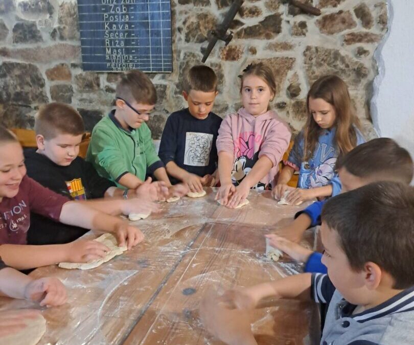 Terenska nastava u lijepom Gorskom kotaru razveselila naše prvašiće