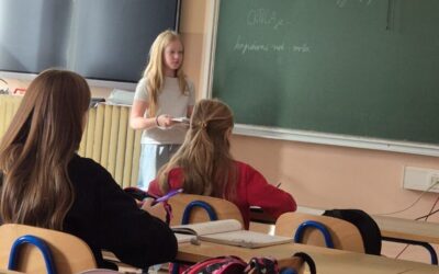 Dan učitelja obilježen zamjenom uloga: učenici održali sat, učiteljice sjele u klupu